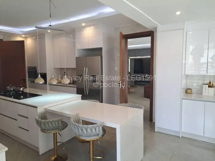 6 Bedroom House for Sale in Arlington, Harare