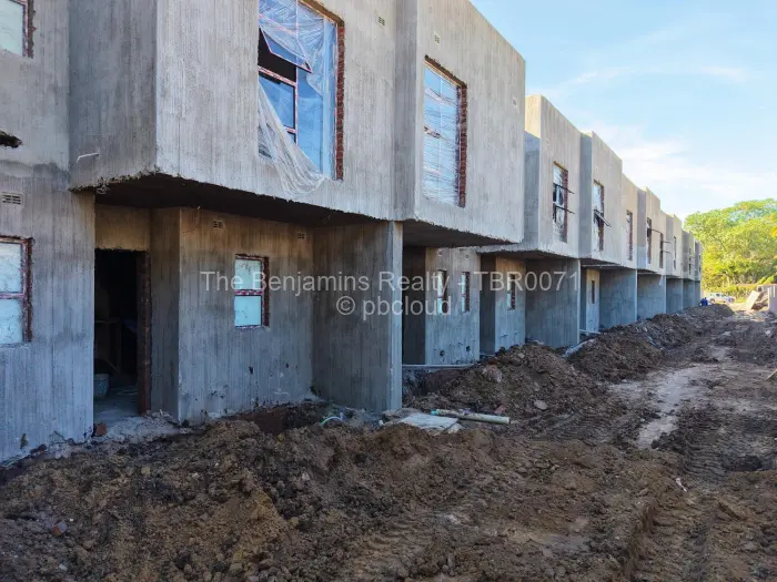 Townhouse/Cluster for Sale in Strathaven, Harare