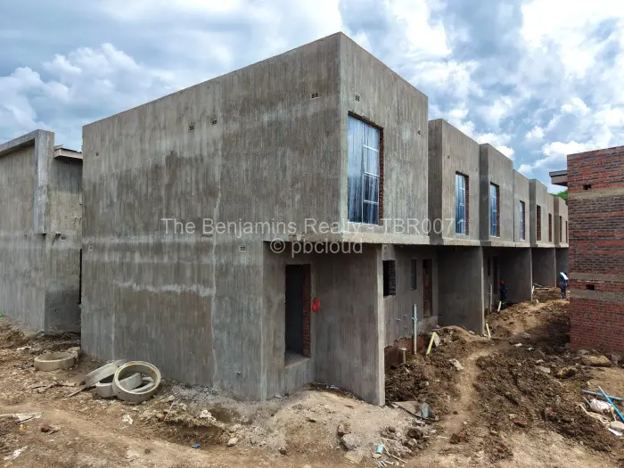 Townhouse/Cluster for Sale in Strathaven, Harare