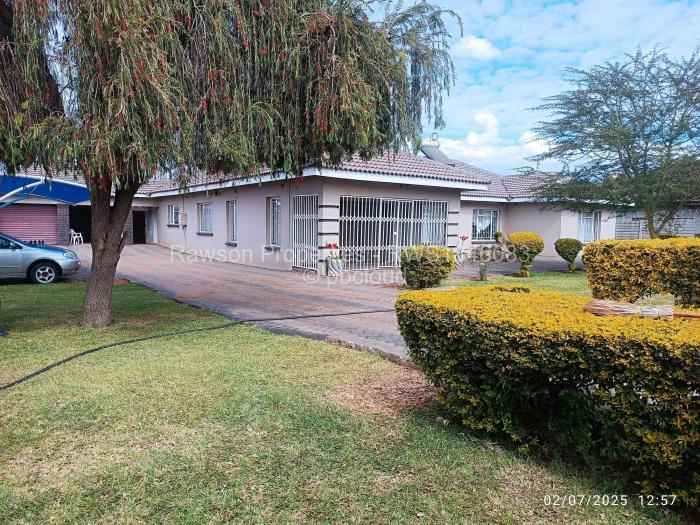 4 Bedroom House for Sale in Bluff Hill, Harare