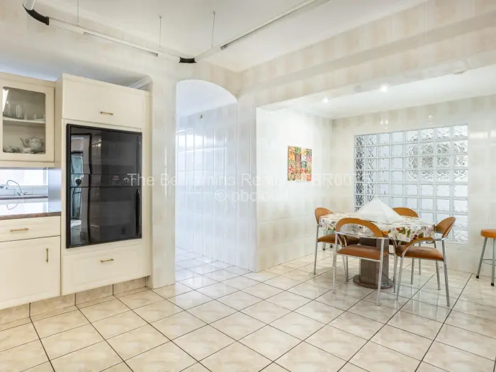 Townhouse/Cluster for Sale in Newlands, Harare