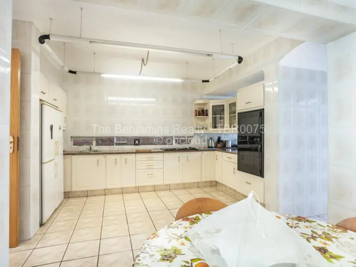 Townhouse/Cluster for Sale in Newlands, Harare