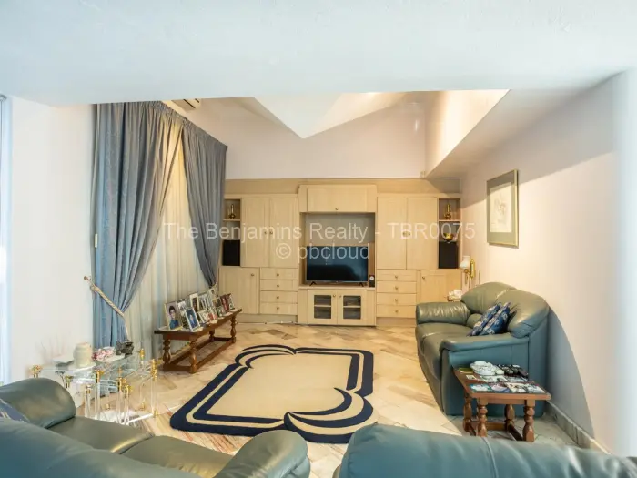 Townhouse/Cluster for Sale in Newlands, Harare