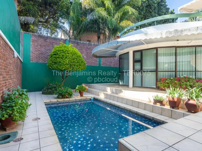 Townhouse/Cluster for Sale in Newlands, Harare