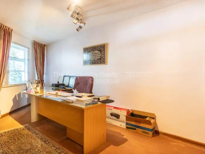 Townhouse/Cluster for Sale in Newlands, Harare