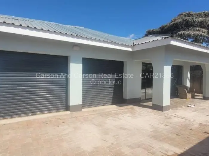 5 Bedroom House to Rent in Manresa
