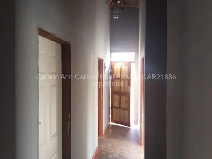 5 Bedroom House to Rent in Manresa