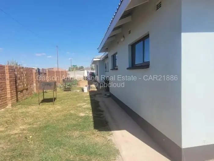 5 Bedroom House to Rent in Manresa