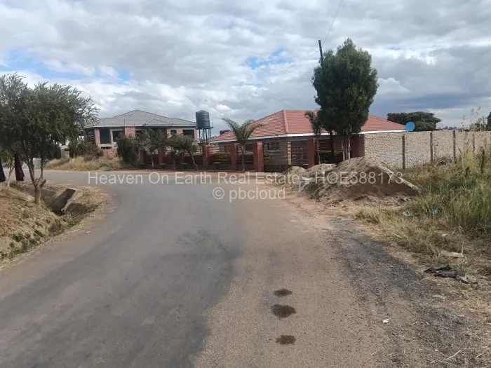 Stand for Sale in Haydon Park, Mazowe