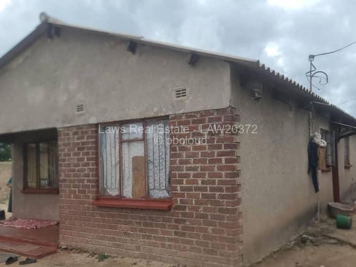 8 Bedroom House for Sale in St Marys, Chitungwiza