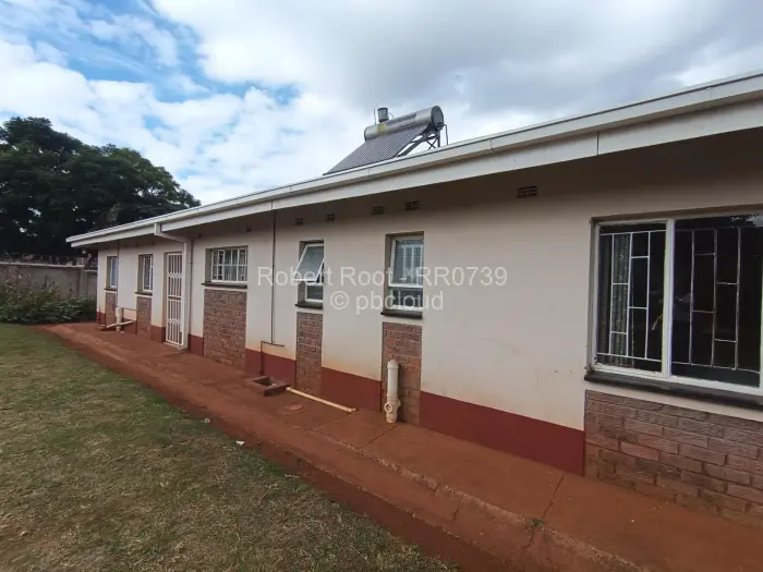 4 Bedroom House to Rent in Bluff Hill, Harare