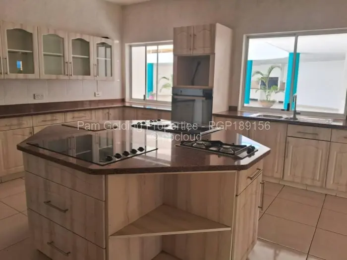 6 Bedroom House for Sale in Mount Pleasant, Harare