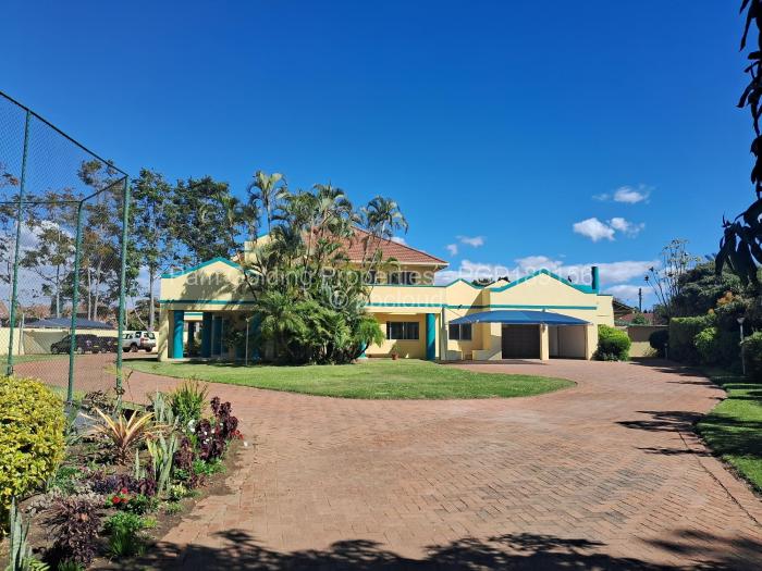 6 Bedroom House for Sale in Mount Pleasant, Harare