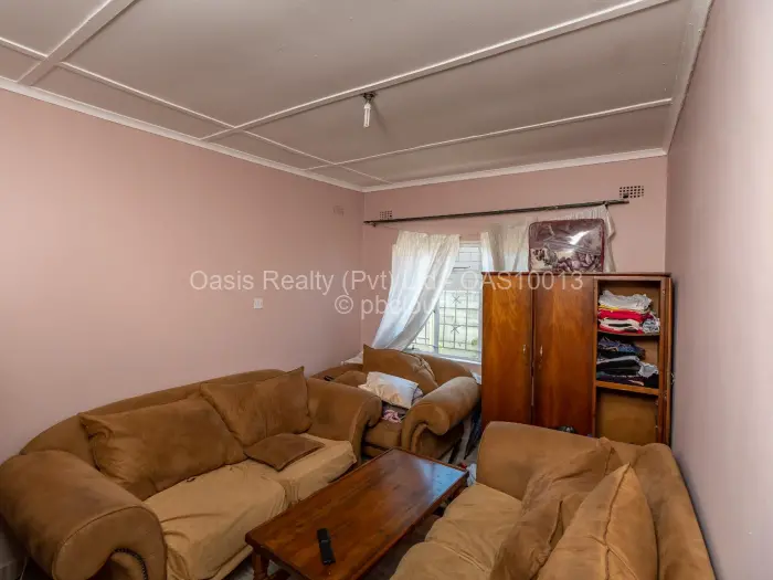 3 Bedroom House for Sale in Mainway Meadows, Harare