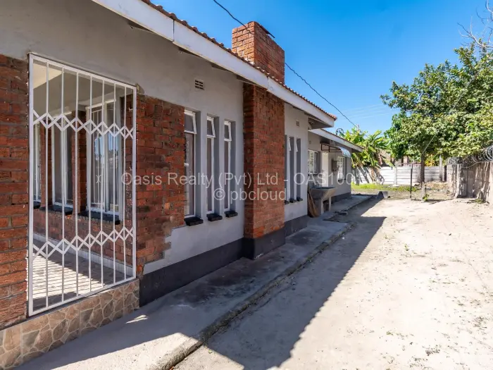 3 Bedroom House for Sale in Mainway Meadows, Harare