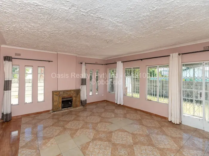 3 Bedroom House for Sale in Mainway Meadows, Harare