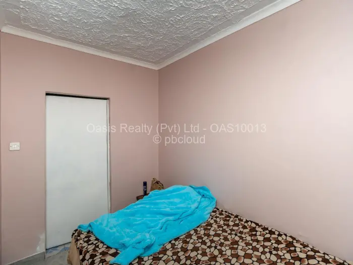 3 Bedroom House for Sale in Mainway Meadows, Harare