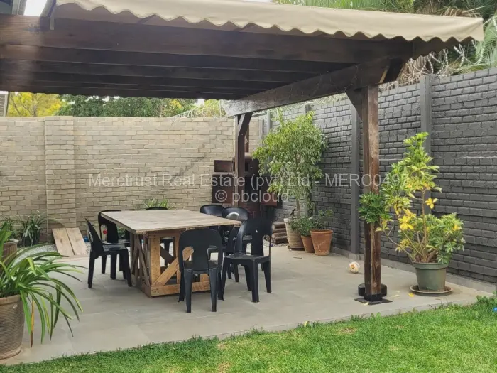 2 Bedroom Cottage/Garden Flat to Rent in Highlands, Harare
