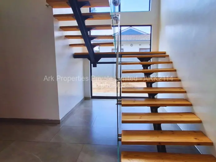 6 Bedroom House for Sale in Arlington, Harare