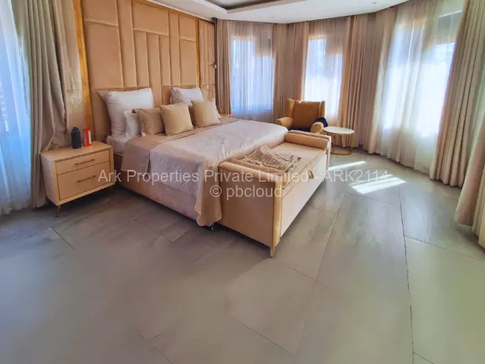 6 Bedroom House for Sale in Arlington, Harare