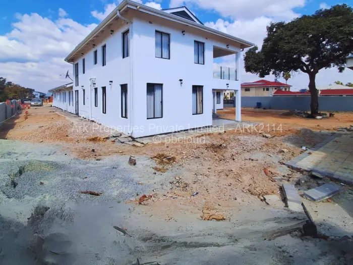 6 Bedroom House for Sale in Arlington, Harare