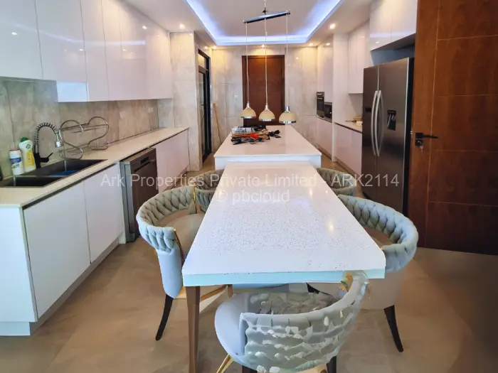 6 Bedroom House for Sale in Arlington, Harare