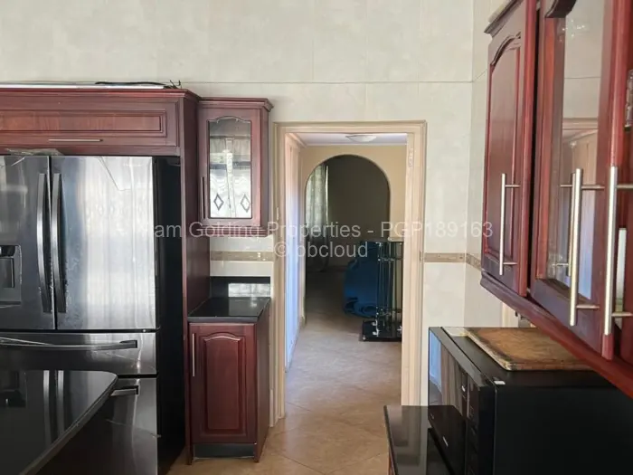 6 Bedroom House for Sale in Fairbridge Park, Mutare