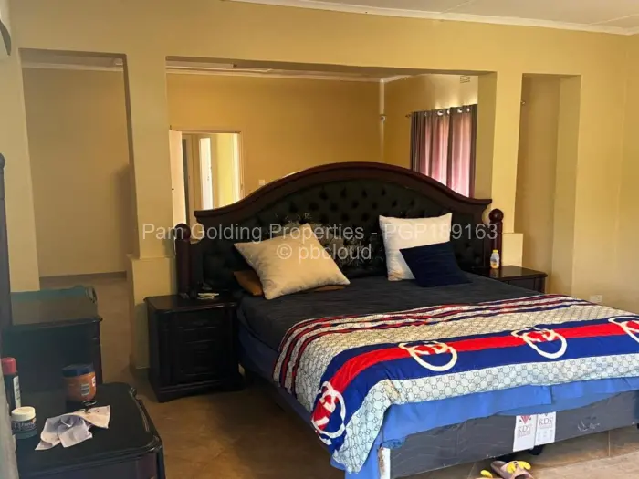 6 Bedroom House for Sale in Fairbridge Park, Mutare