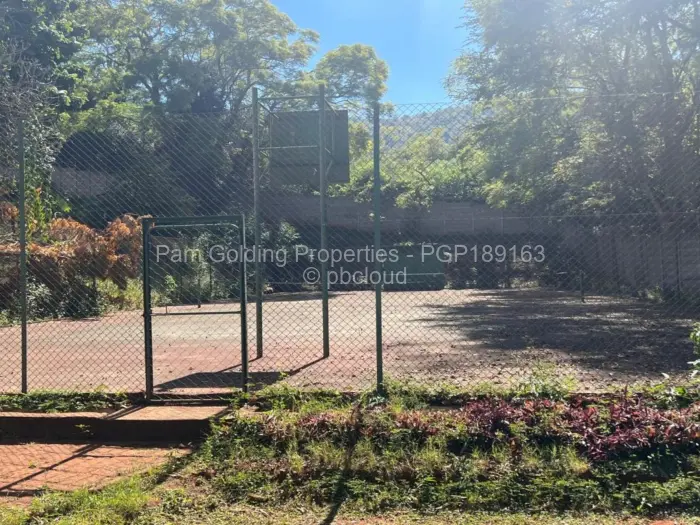 6 Bedroom House for Sale in Fairbridge Park, Mutare