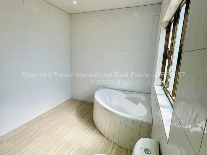 4 Bedroom House to Rent in Ridgeview