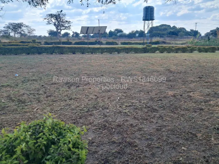 Commercial Stand for Sale in Norton, Norton