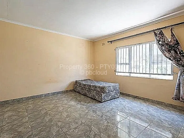 6 Bedroom House for Sale in Carrick Creagh Estate, Harare