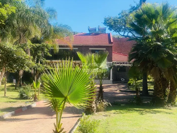 5 Bedroom House for Sale in Monavale, Harare