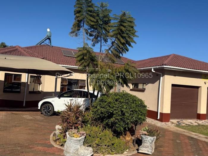 Townhouse/Cluster for Sale in Borrowdale, Harare