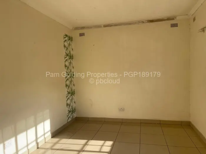 2 Bedroom Cottage/Garden Flat to Rent in Greystone Park