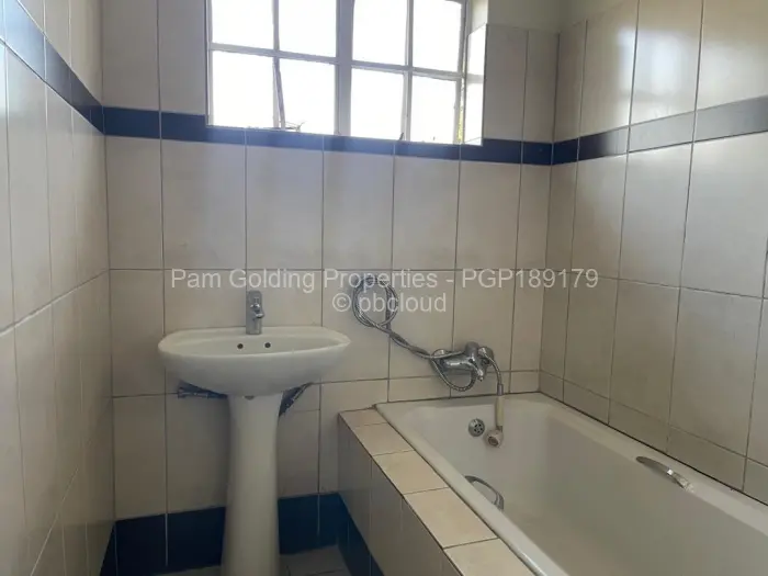 2 Bedroom Cottage/Garden Flat to Rent in Greystone Park
