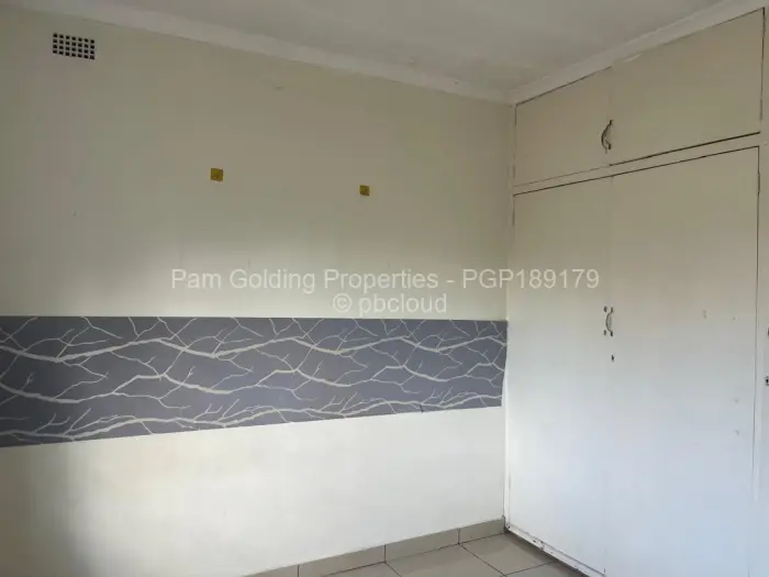 2 Bedroom Cottage/Garden Flat to Rent in Greystone Park