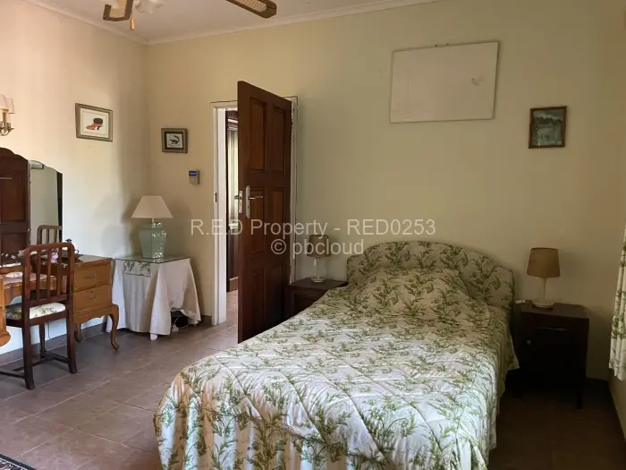 4 Bedroom House for Sale in Matsheumhlope, Bulawayo