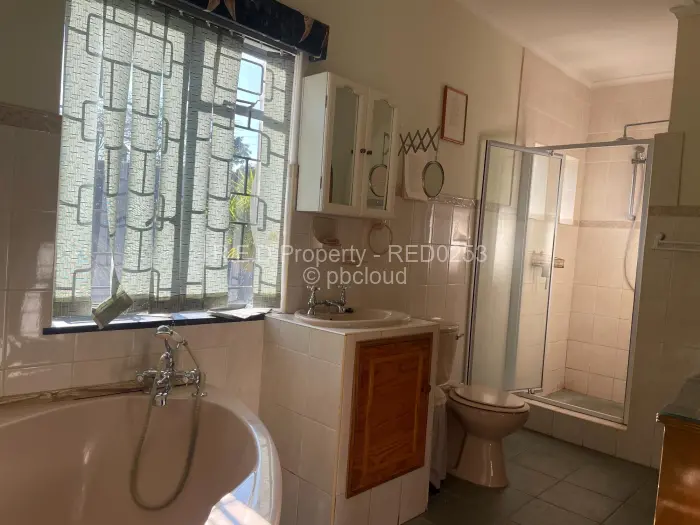 4 Bedroom House for Sale in Matsheumhlope, Bulawayo