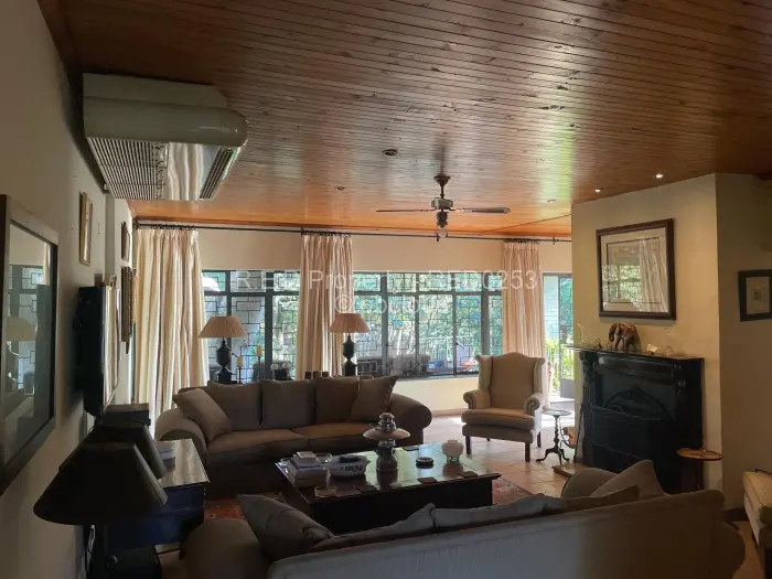 4 Bedroom House for Sale in Matsheumhlope, Bulawayo