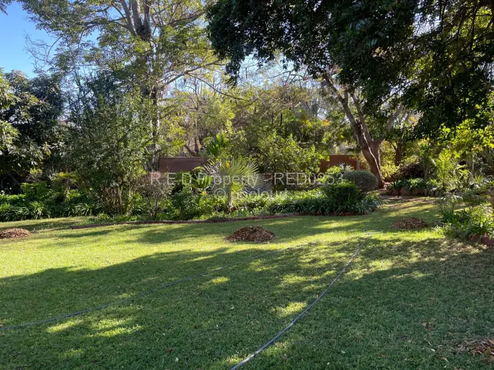 4 Bedroom House for Sale in Matsheumhlope, Bulawayo