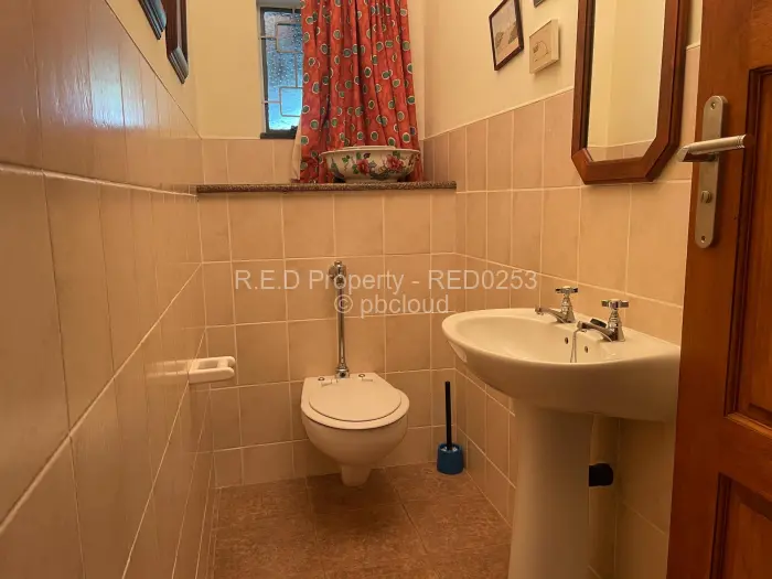 4 Bedroom House for Sale in Matsheumhlope, Bulawayo