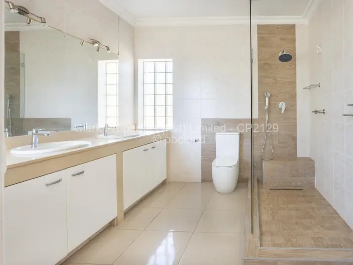 6 Bedroom House for Sale in Mount Pleasant, Harare