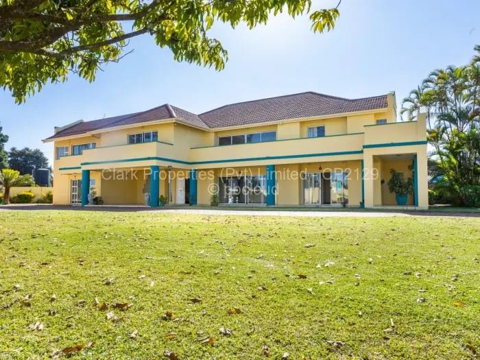 6 Bedroom House for Sale in Mount Pleasant, Harare