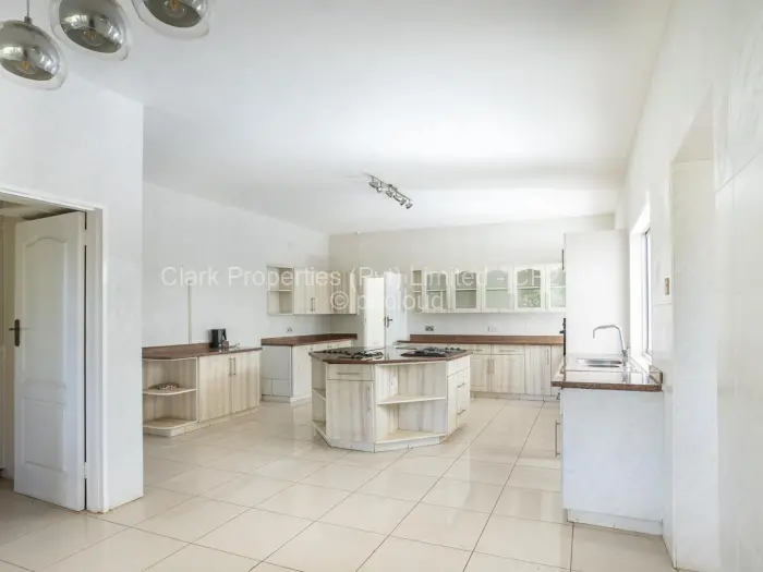 6 Bedroom House for Sale in Mount Pleasant, Harare