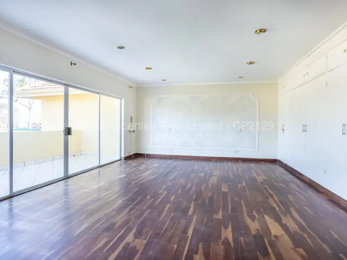 6 Bedroom House for Sale in Mount Pleasant, Harare