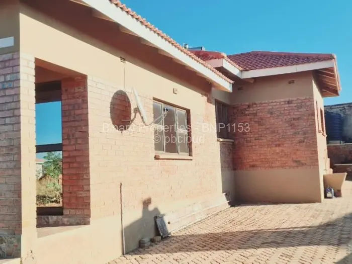 Townhouse/Complex/Cluster to Rent in Borrowdale