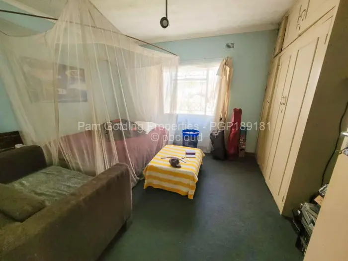 6 Bedroom House for Sale in Newlands, Harare