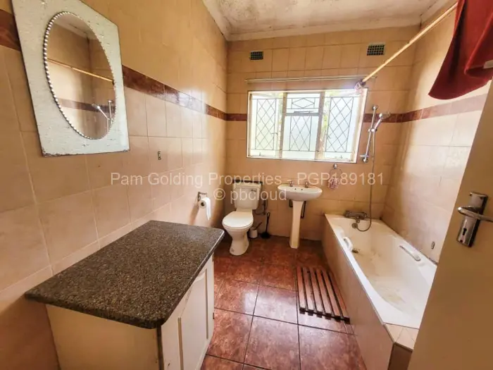 6 Bedroom House for Sale in Newlands, Harare