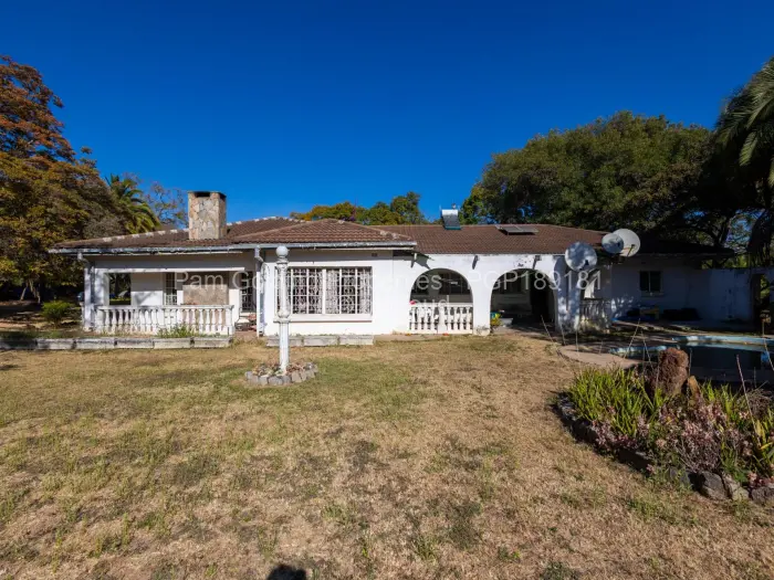 6 Bedroom House for Sale in Newlands, Harare